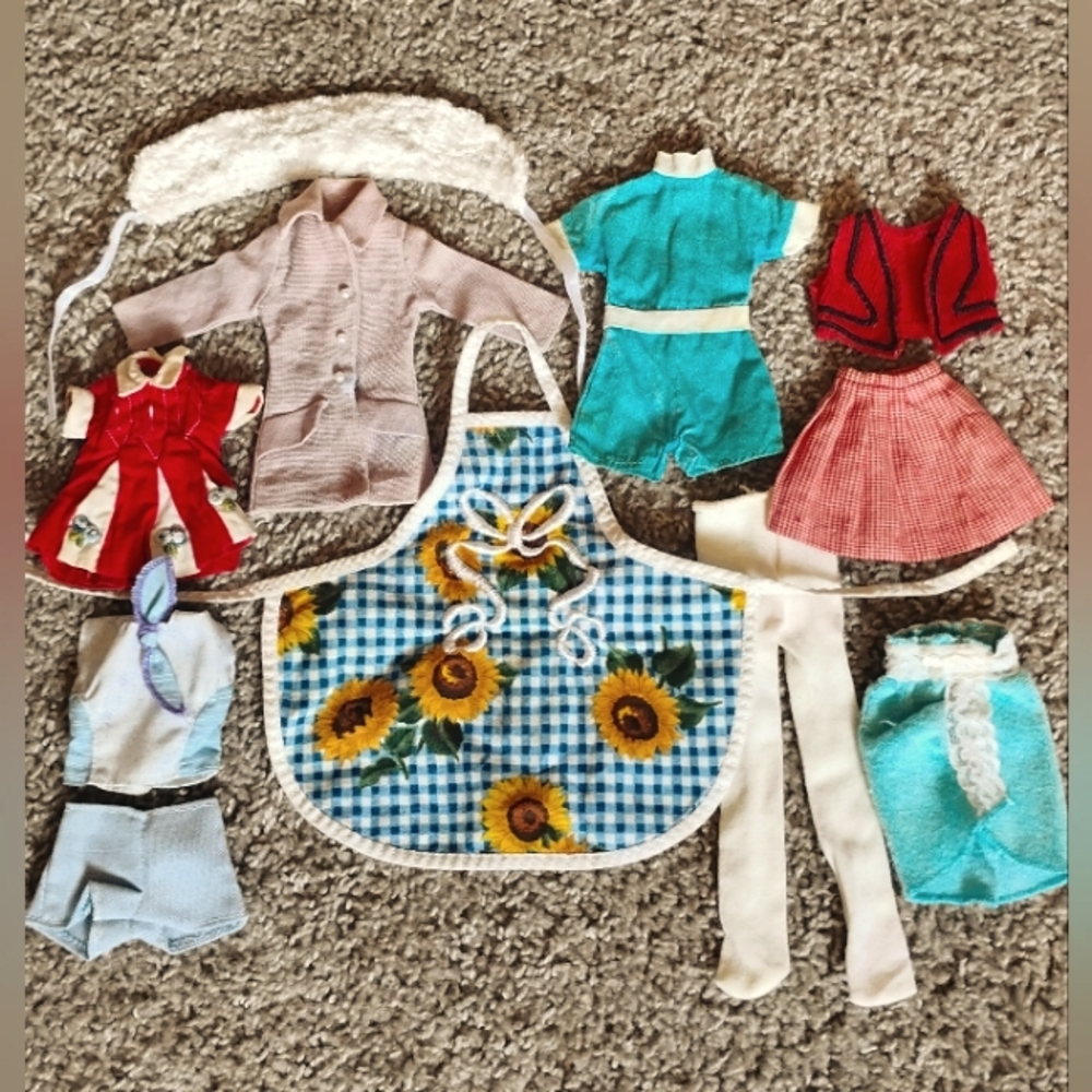 Vintage Barbie clothing lot (11-piece)